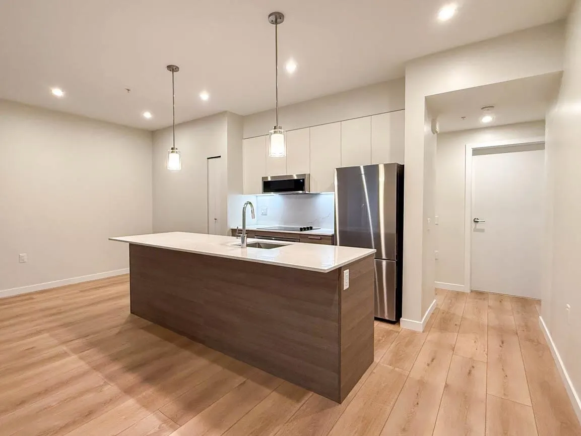 G34 2070 E 20th Avenue