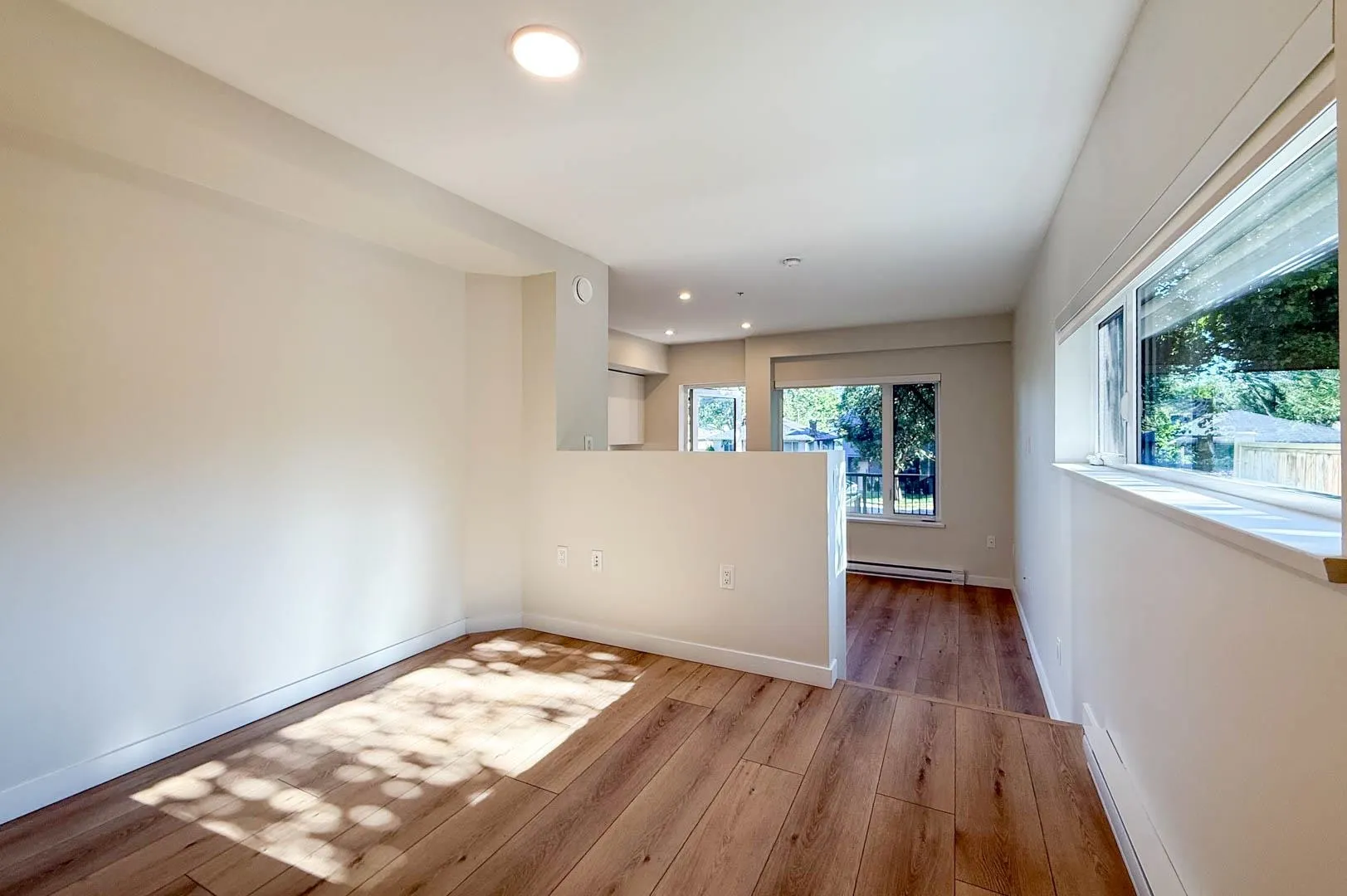 G22 2070 E 20th Avenue