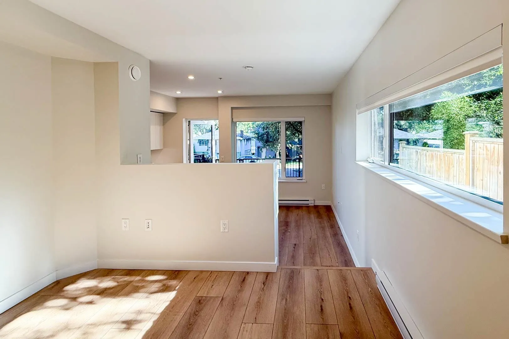G22 2070 E 20th Avenue