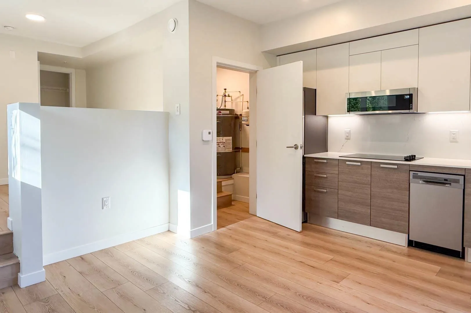 G22 2070 E 20th Avenue