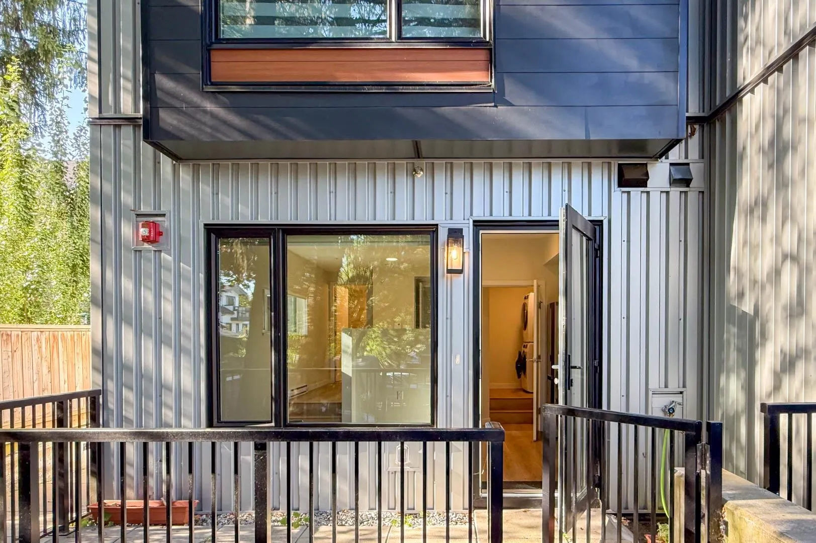 G22 2070 E 20th Avenue