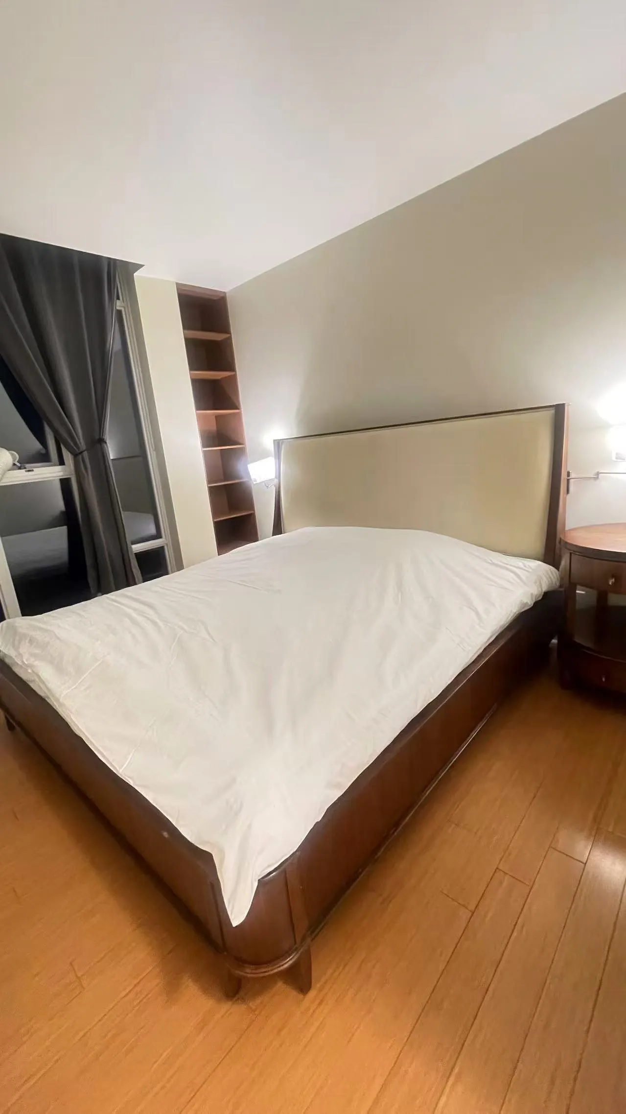 3207 583 Beach Crescent