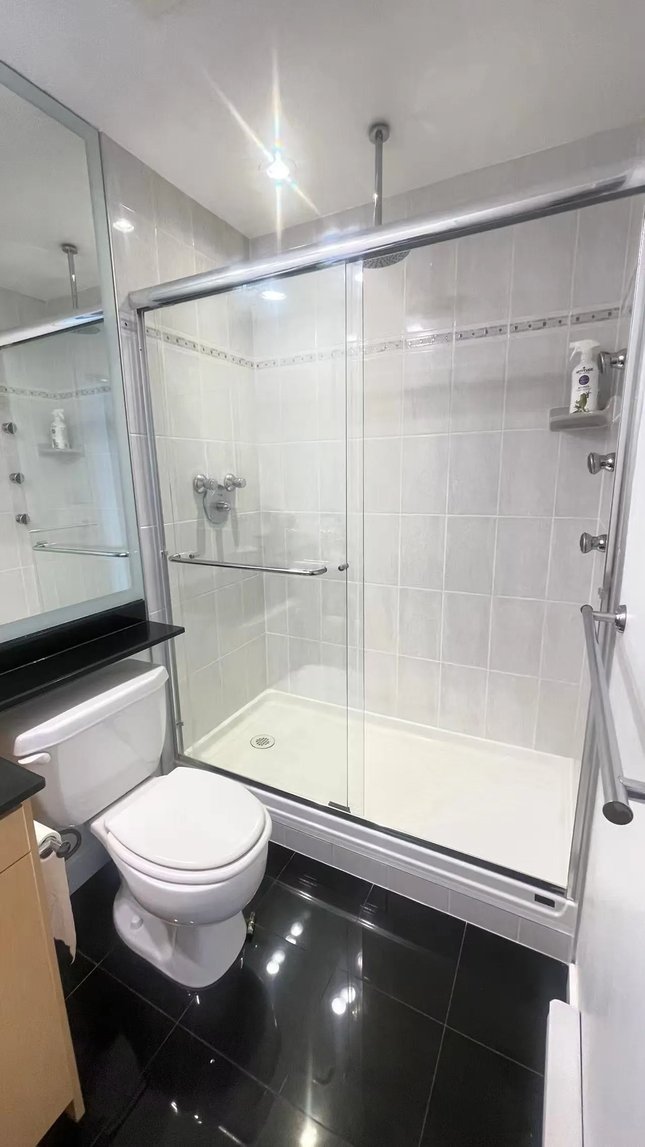 3207 583 Beach Crescent