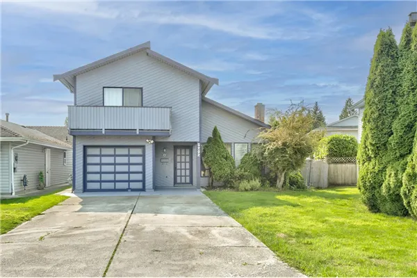 5202 Hollywood Drive