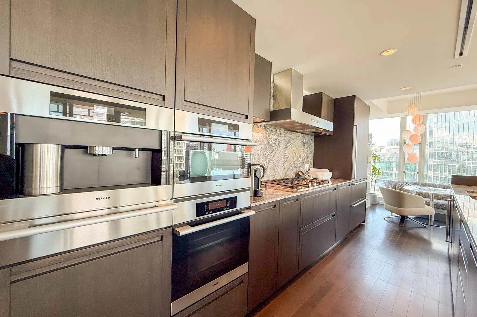 3007 1011 W Cordova Street