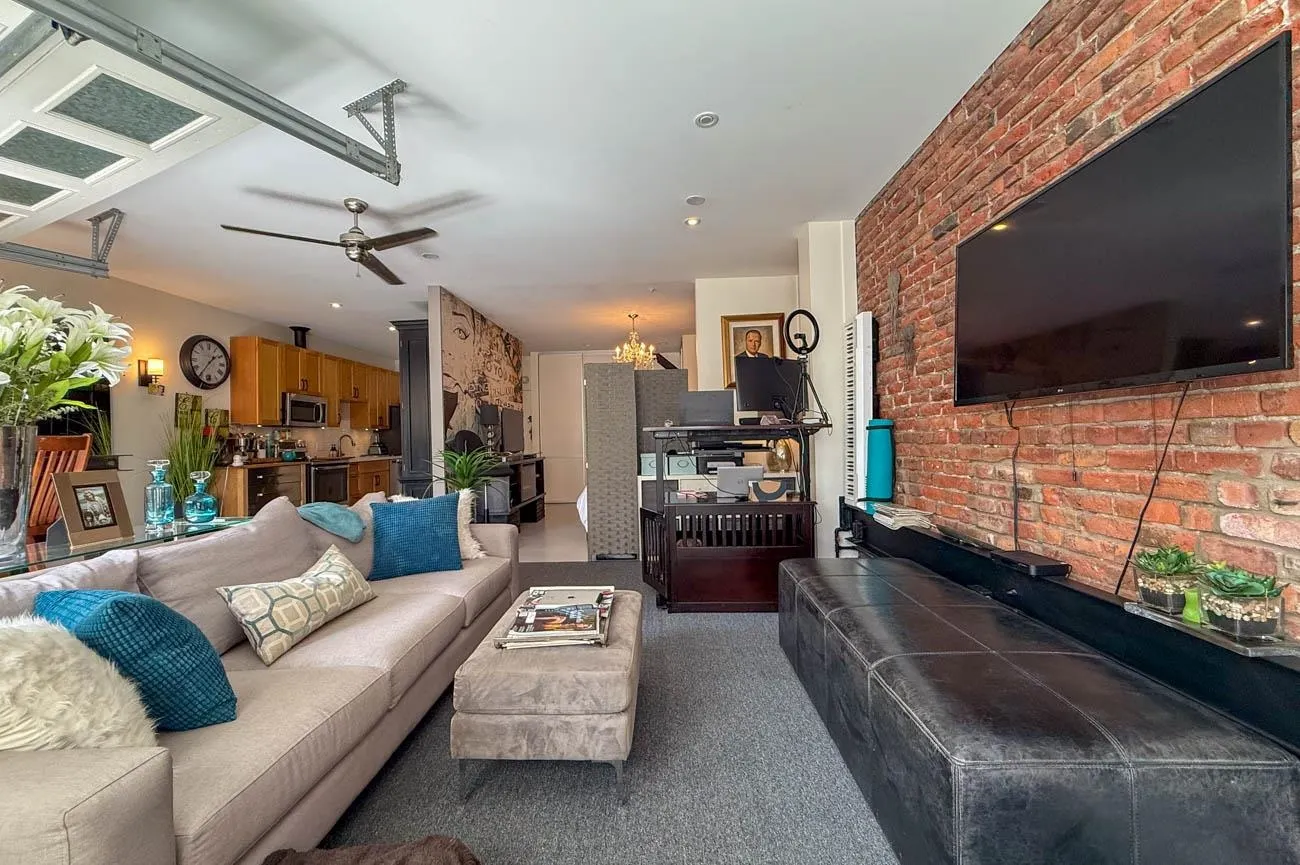 202 1230 Hamilton Street