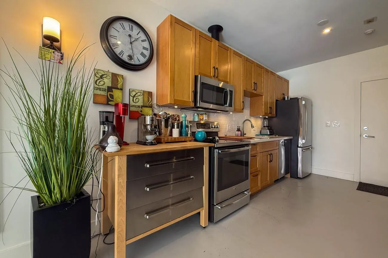 202 1230 Hamilton Street