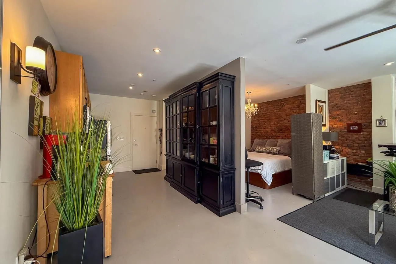 202 1230 Hamilton Street