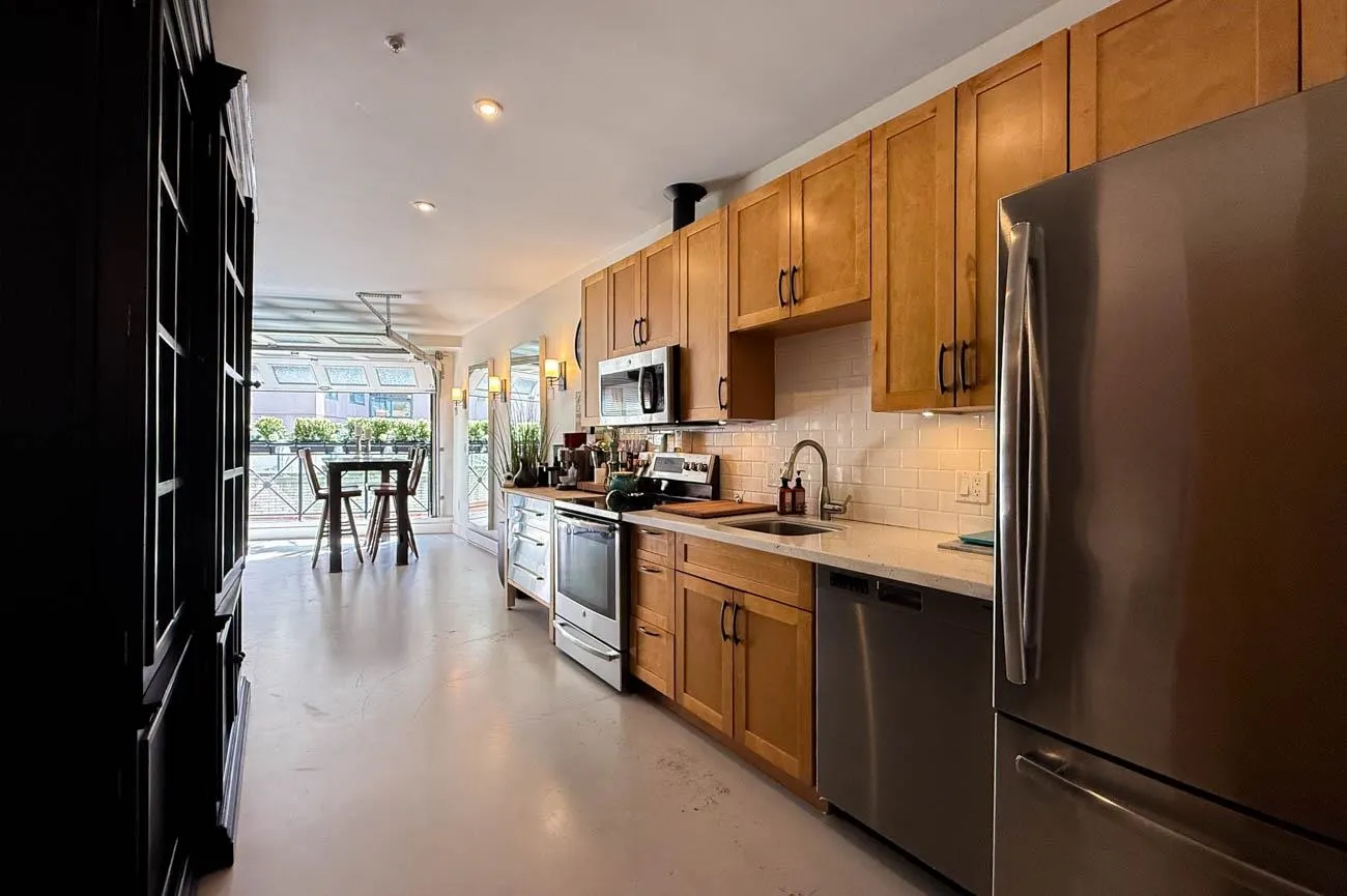 202 1230 Hamilton Street