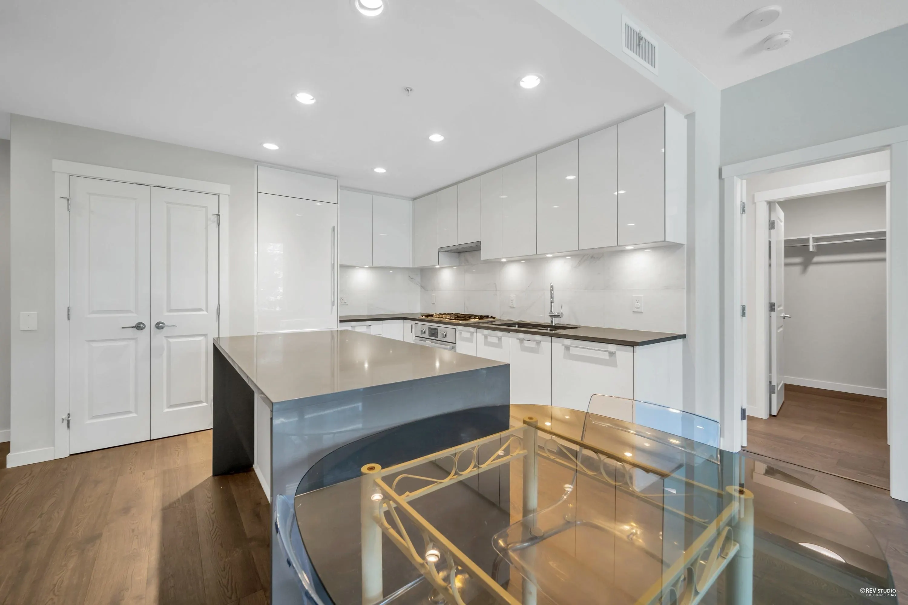 204 3487 Binning Road