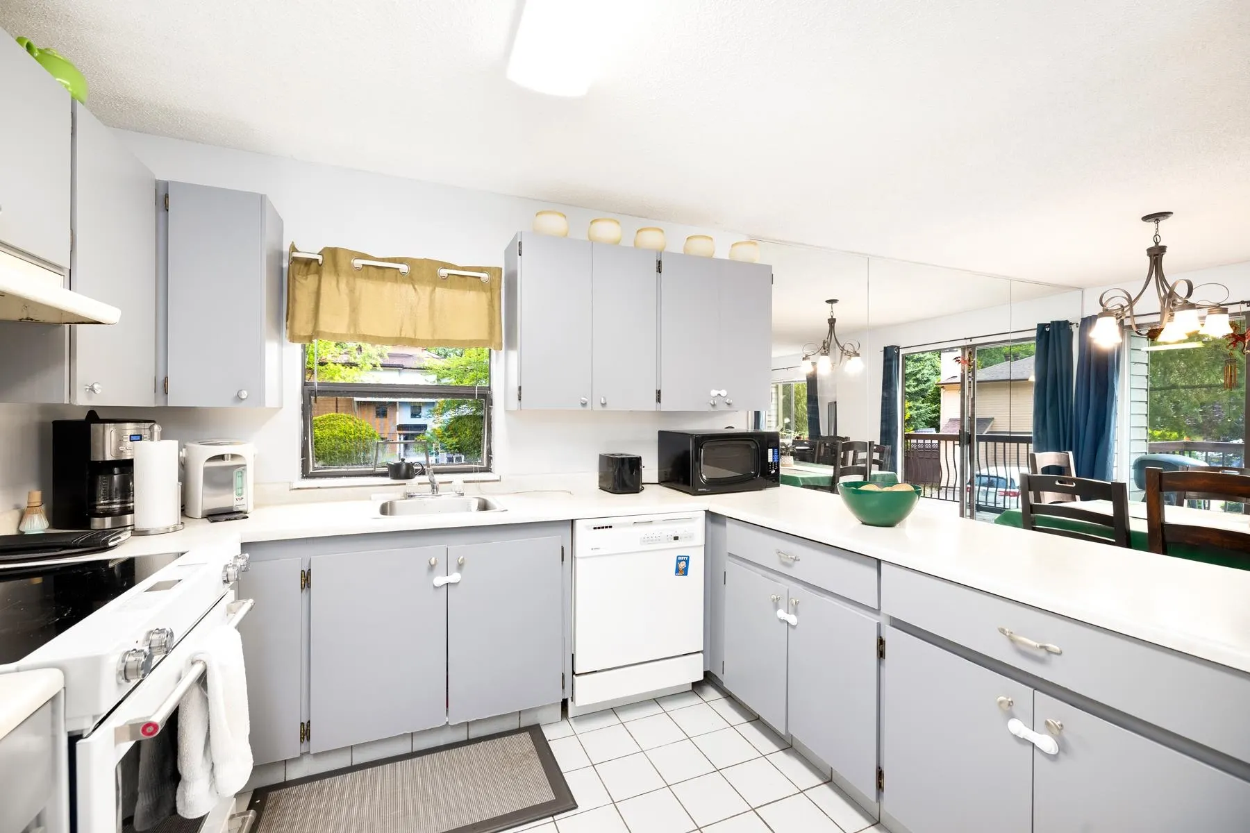 201 7064 133b Street