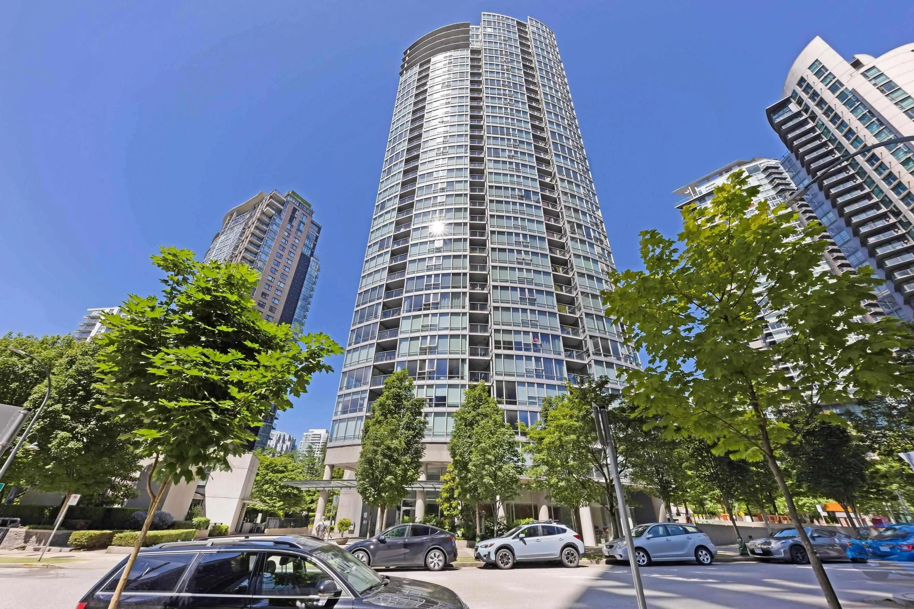1607 1495 Richard Street