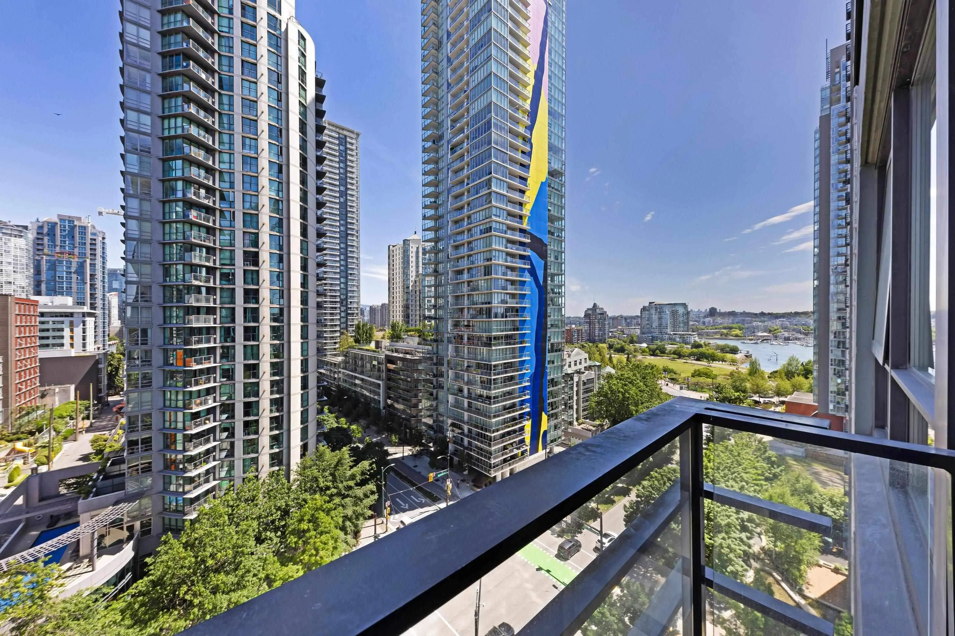 1607 1495 Richard Street