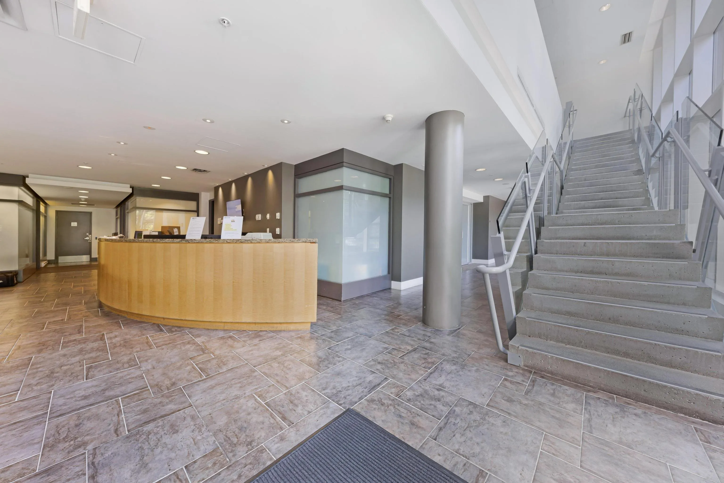 1607 1495 Richard Street