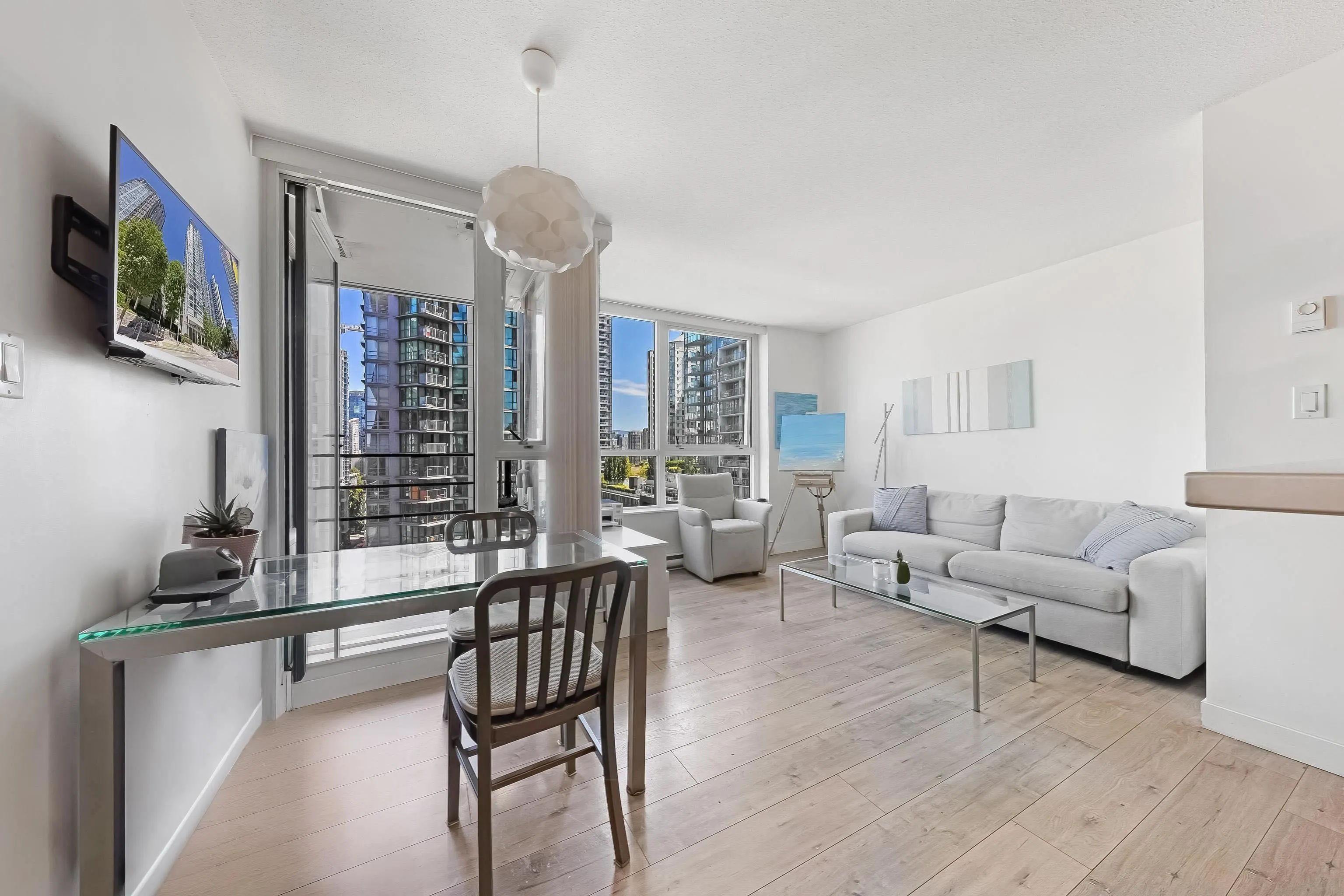 1607 1495 Richard Street