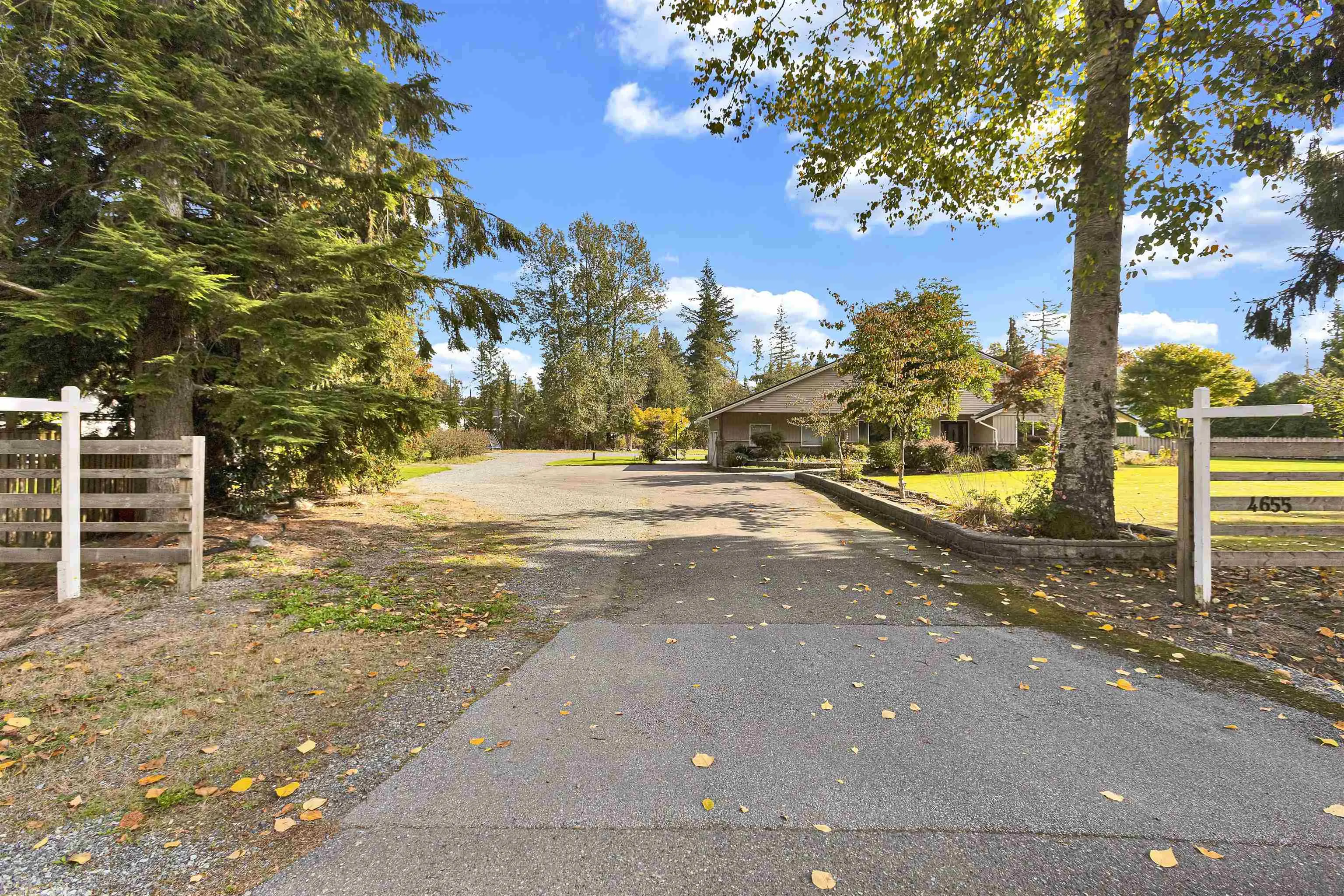 4655 Saddlehorn Crescent