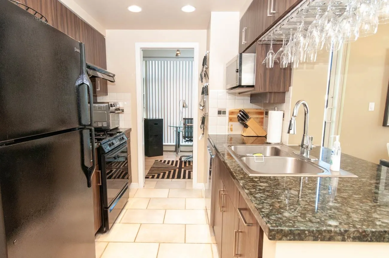 905 1199 Marinaside Crescent