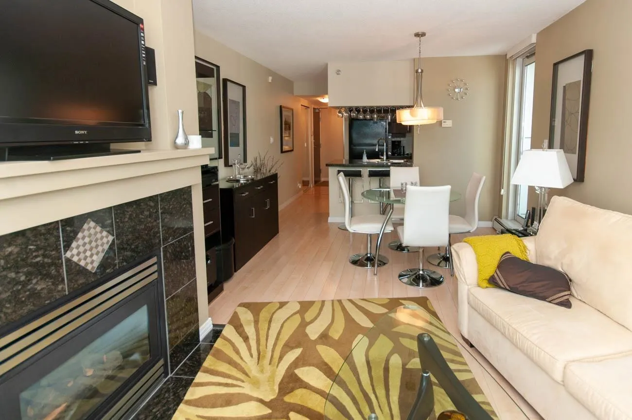 905 1199 Marinaside Crescent