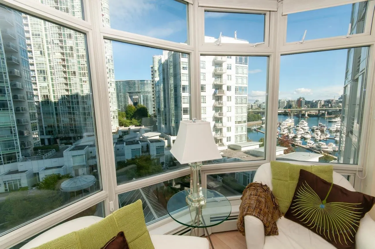 905 1199 Marinaside Crescent