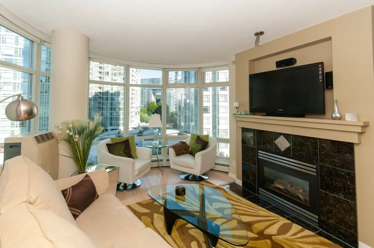 905 1199 Marinaside Crescent