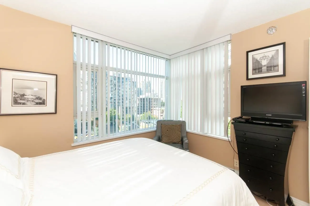 905 1199 Marinaside Crescent