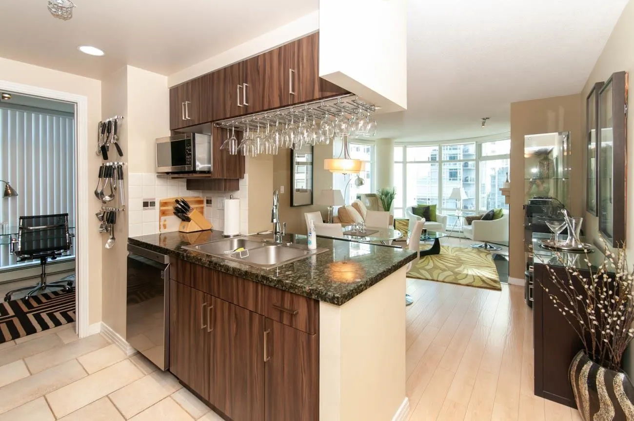 905 1199 Marinaside Crescent
