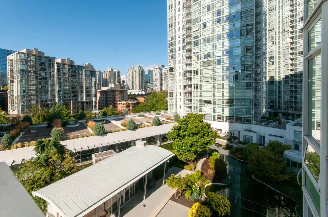 905 1199 Marinaside Crescent
