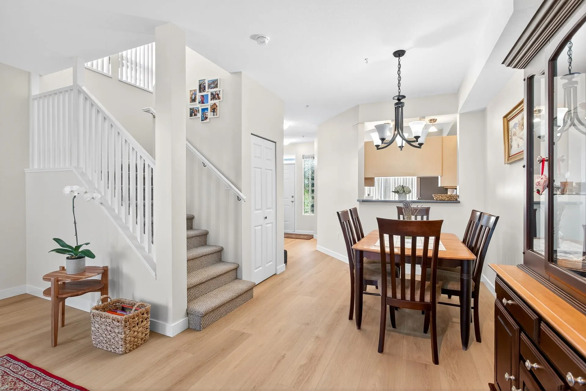 201 815 First Street