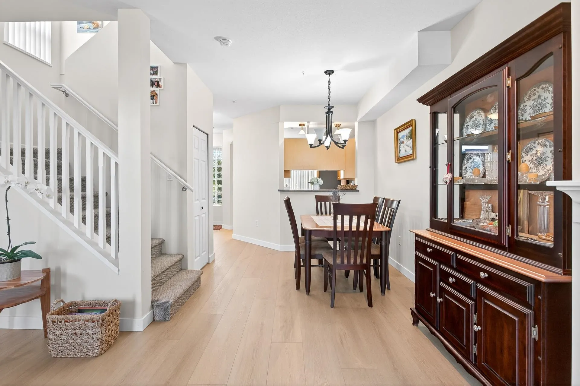 201 815 First Street