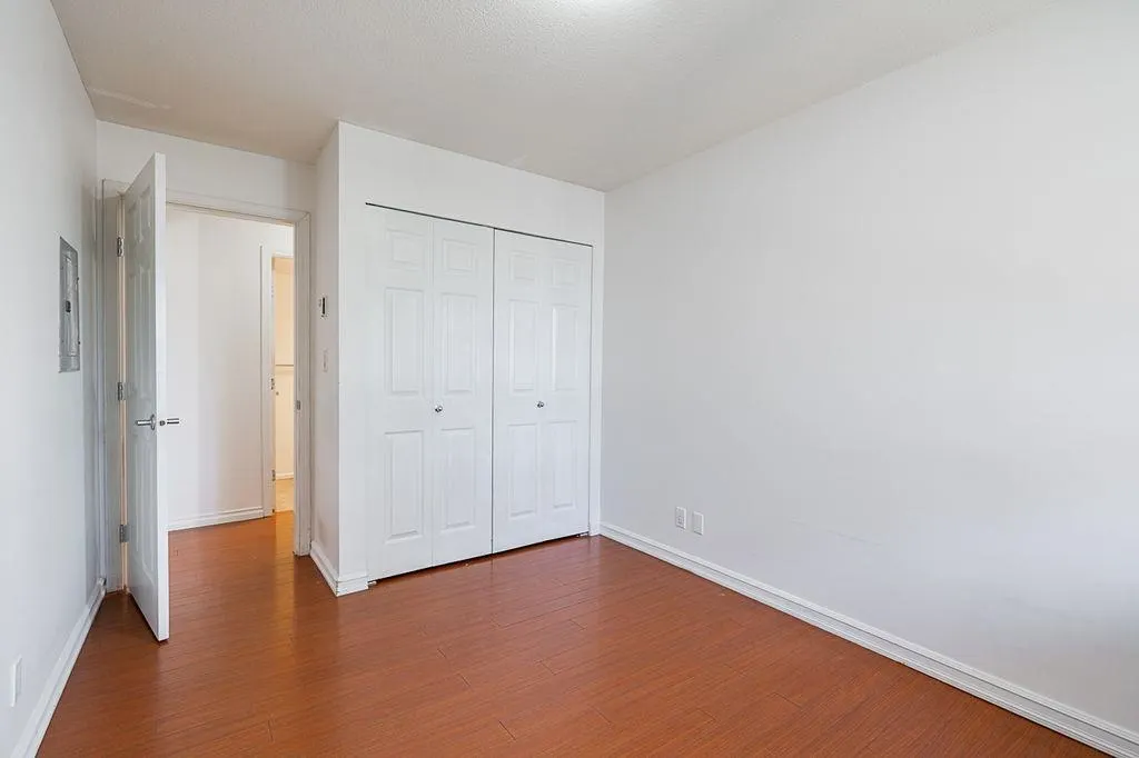 211 223 Mountain Highway