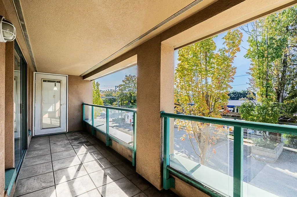 211 223 Mountain Highway