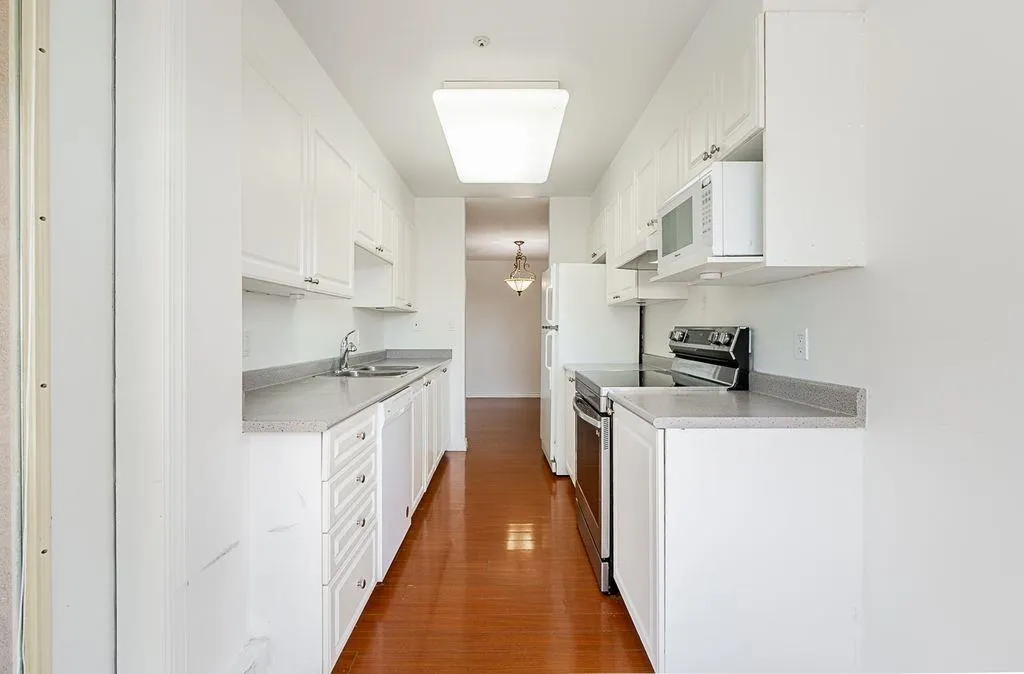 211 223 Mountain Highway