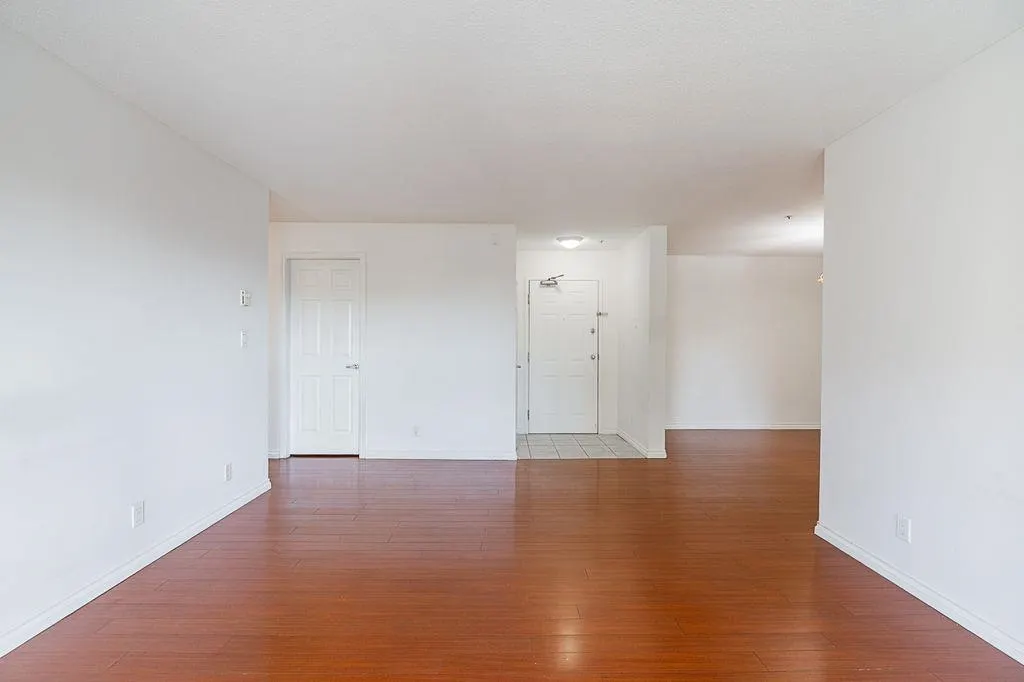 211 223 Mountain Highway