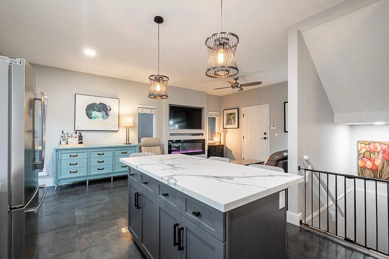 35 3363 Rosemary Heights Crescent