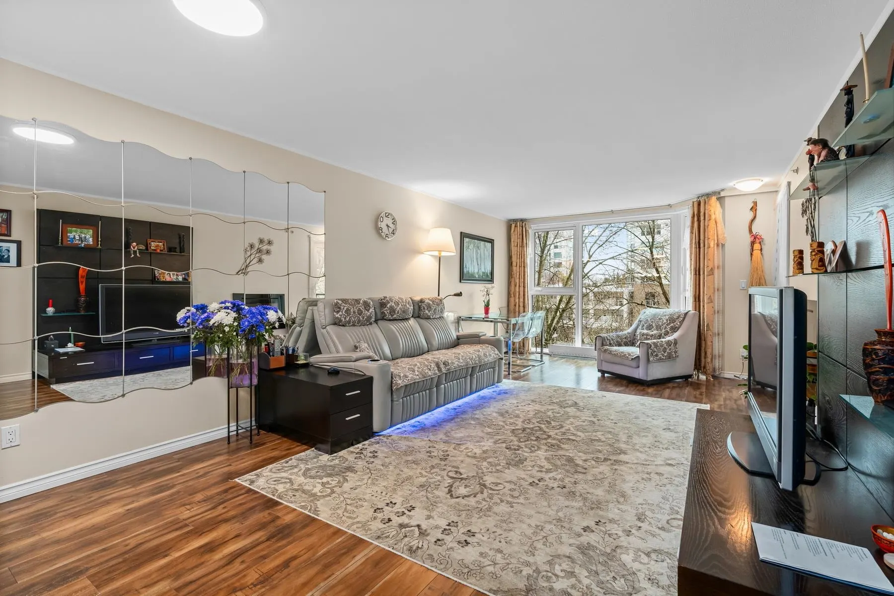 303 1488 Hornby Street