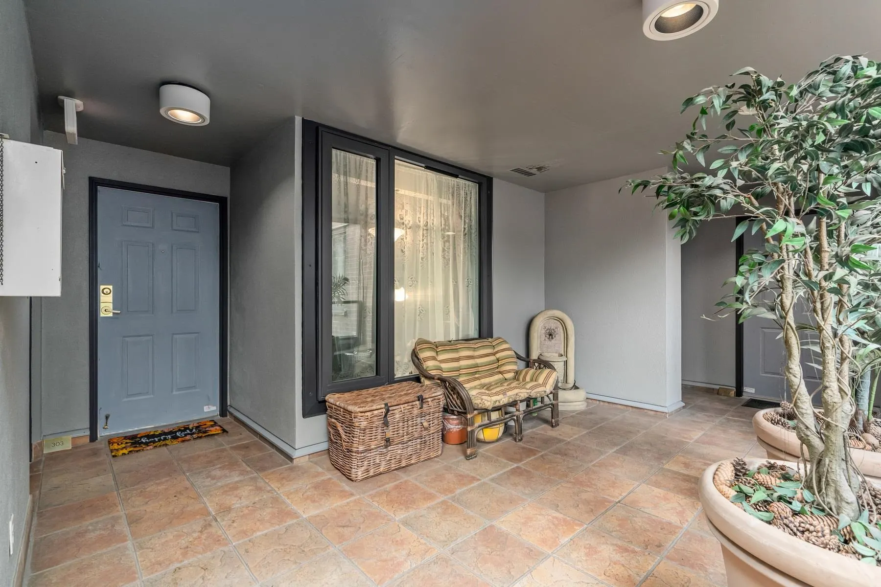 303 1488 Hornby Street