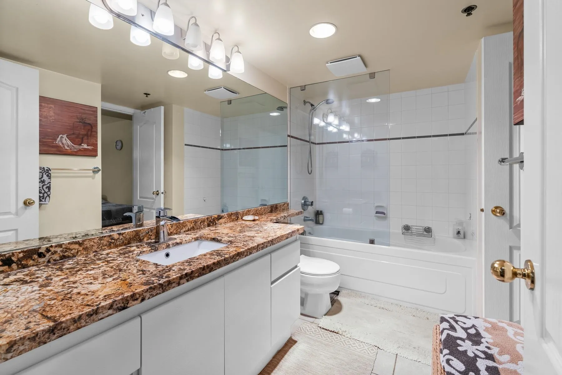 303 1488 Hornby Street