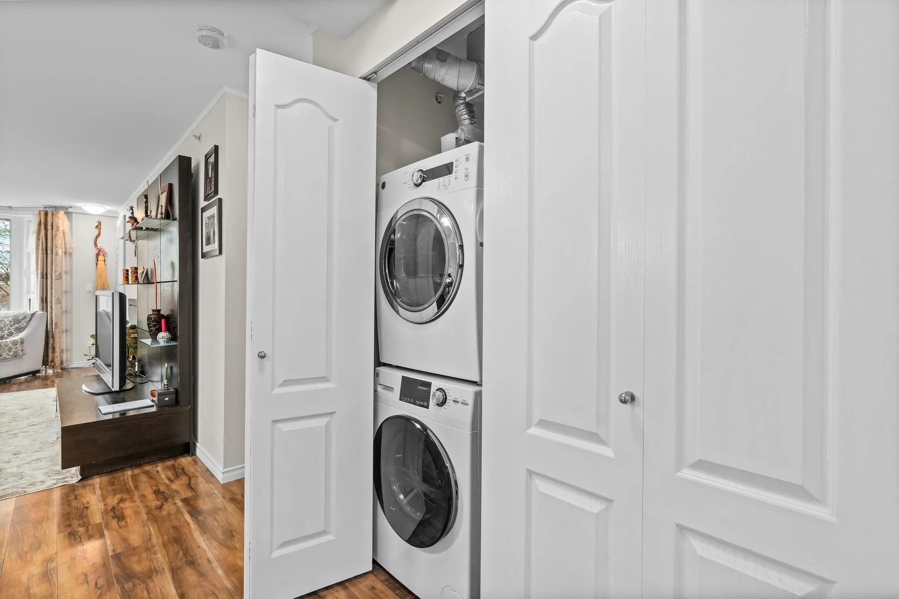 303 1488 Hornby Street