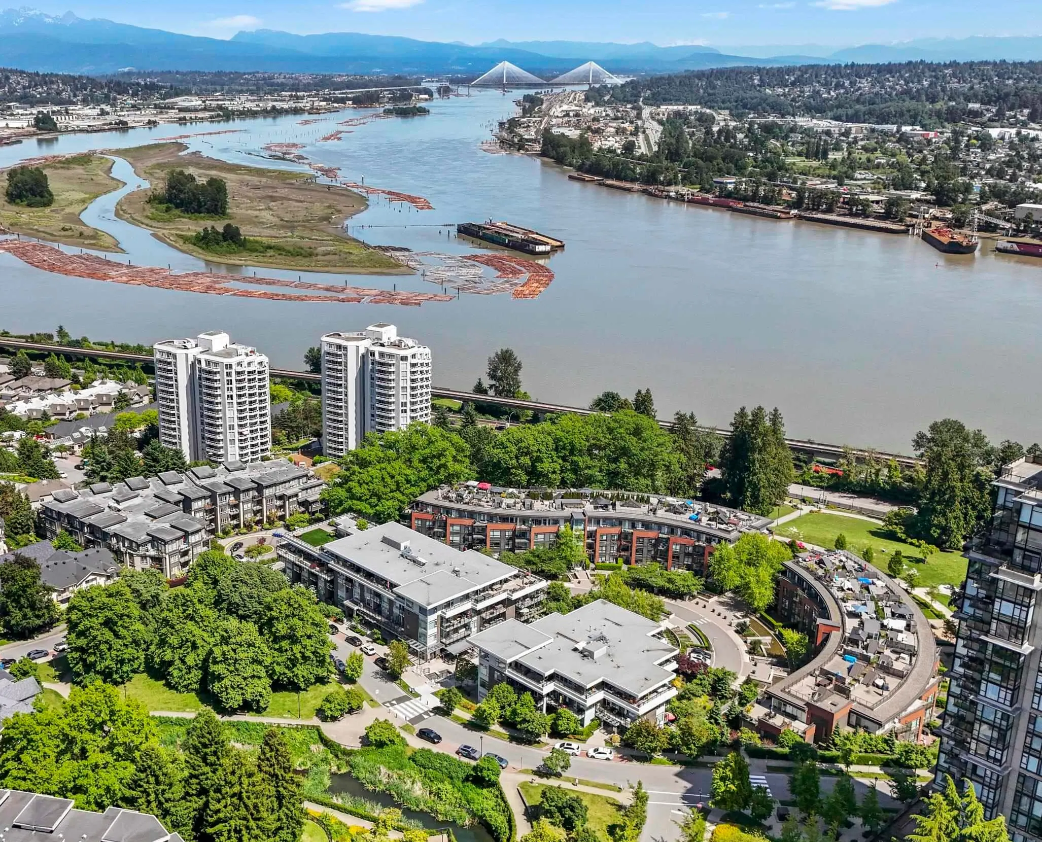 404 20 E Royal Avenue