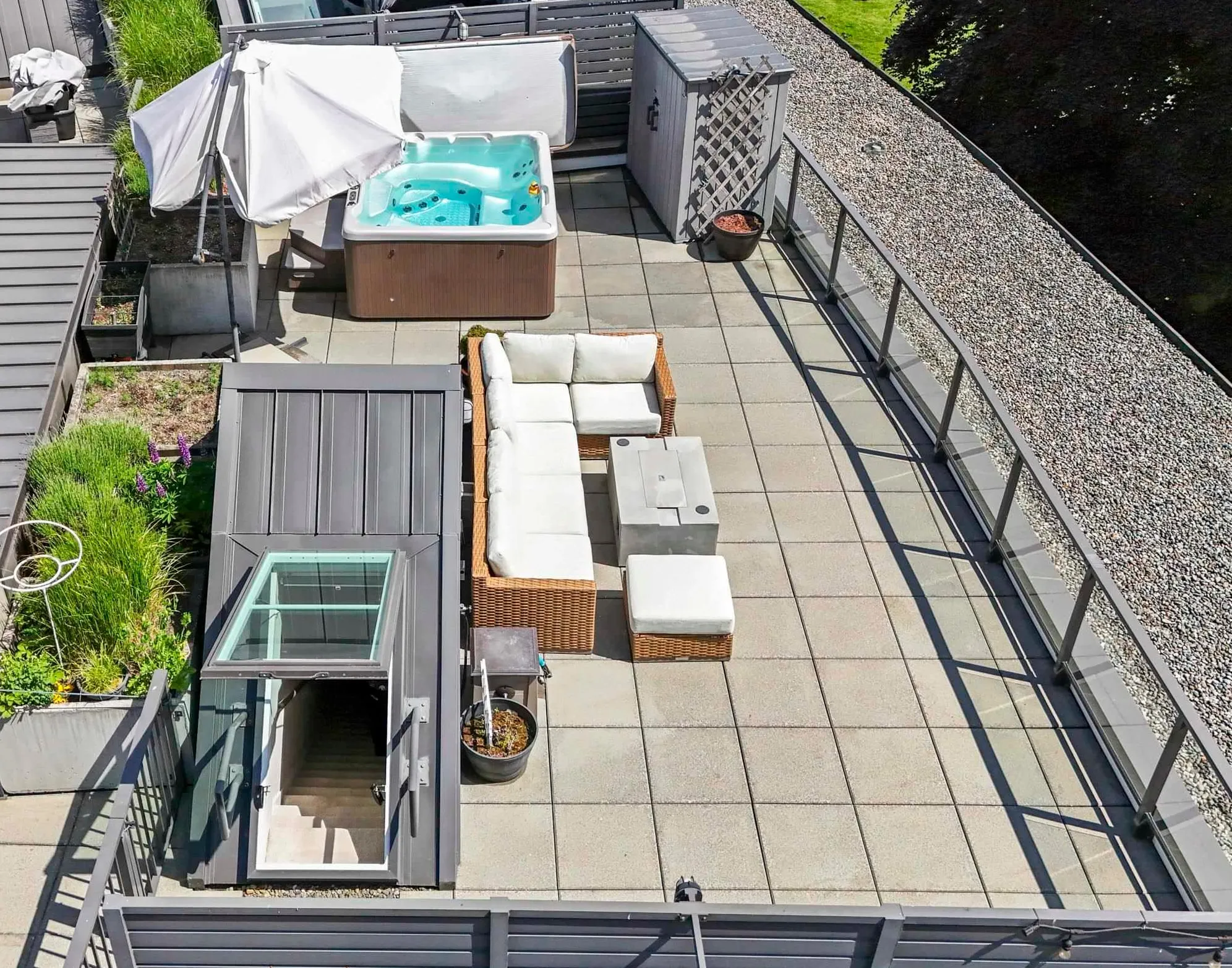 404 20 E Royal Avenue