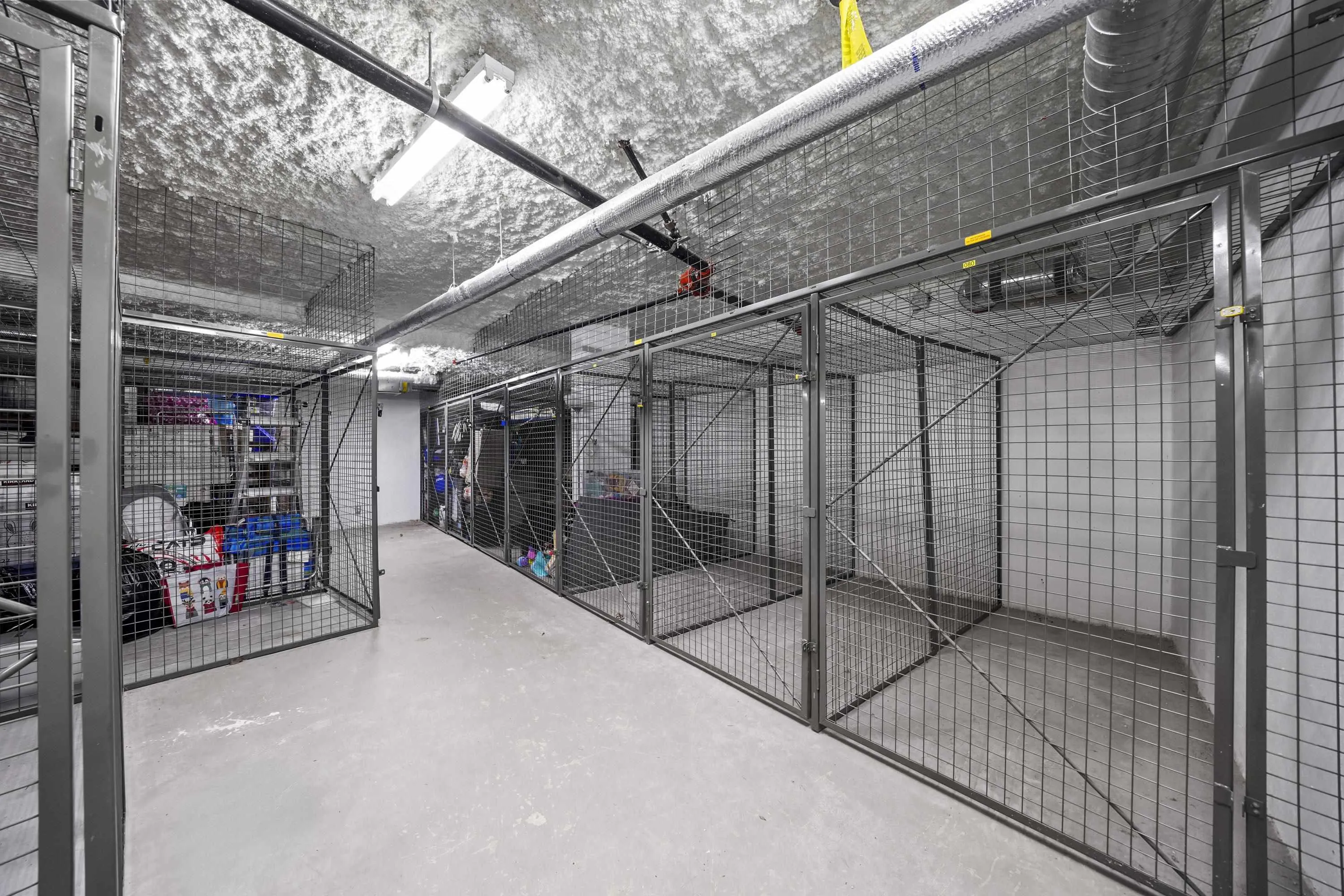 404 20 E Royal Avenue