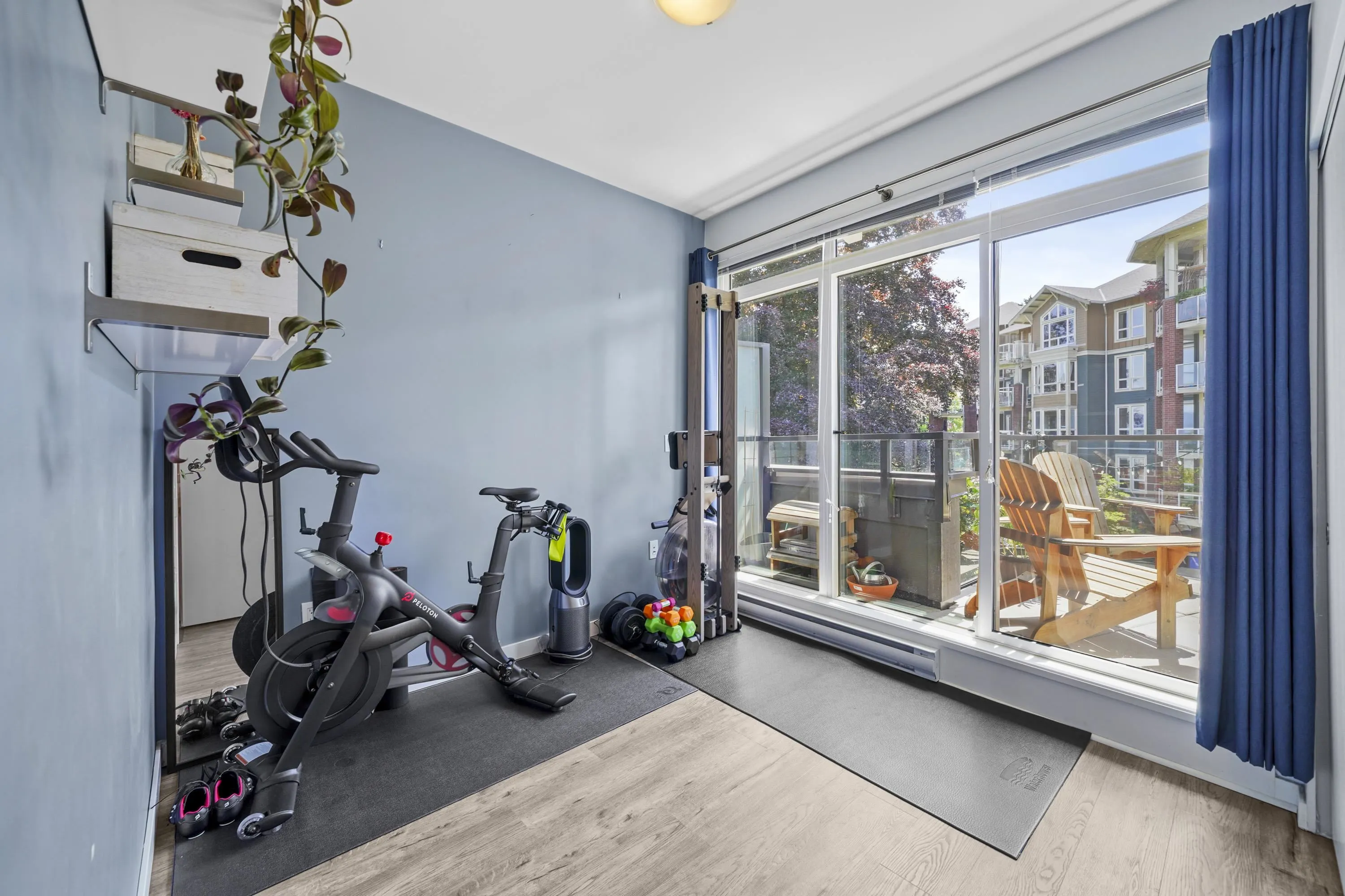 404 20 E Royal Avenue