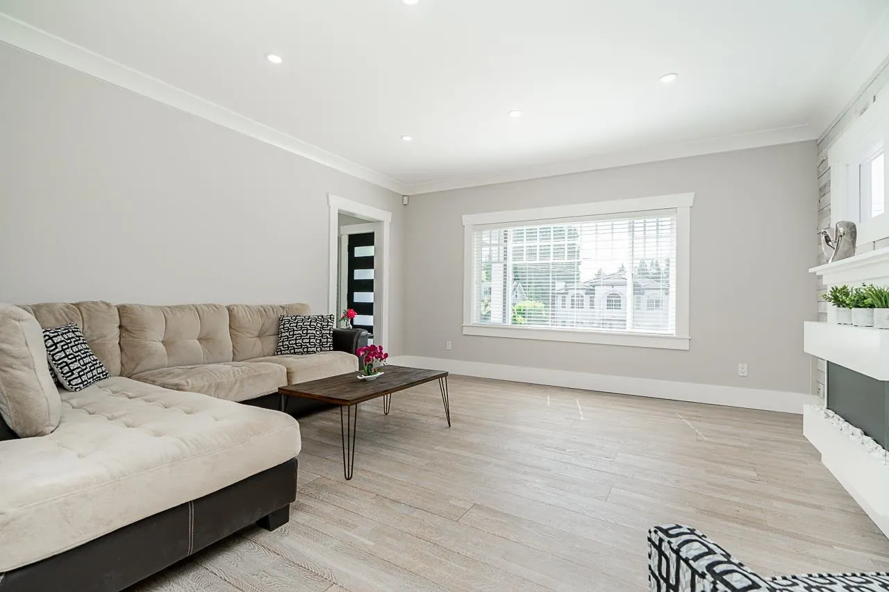 905 Edinburgh Street