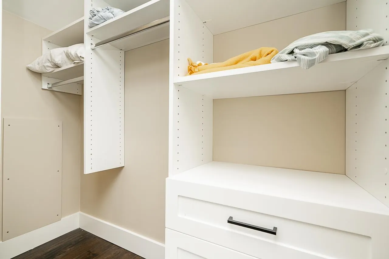 905 Edinburgh Street