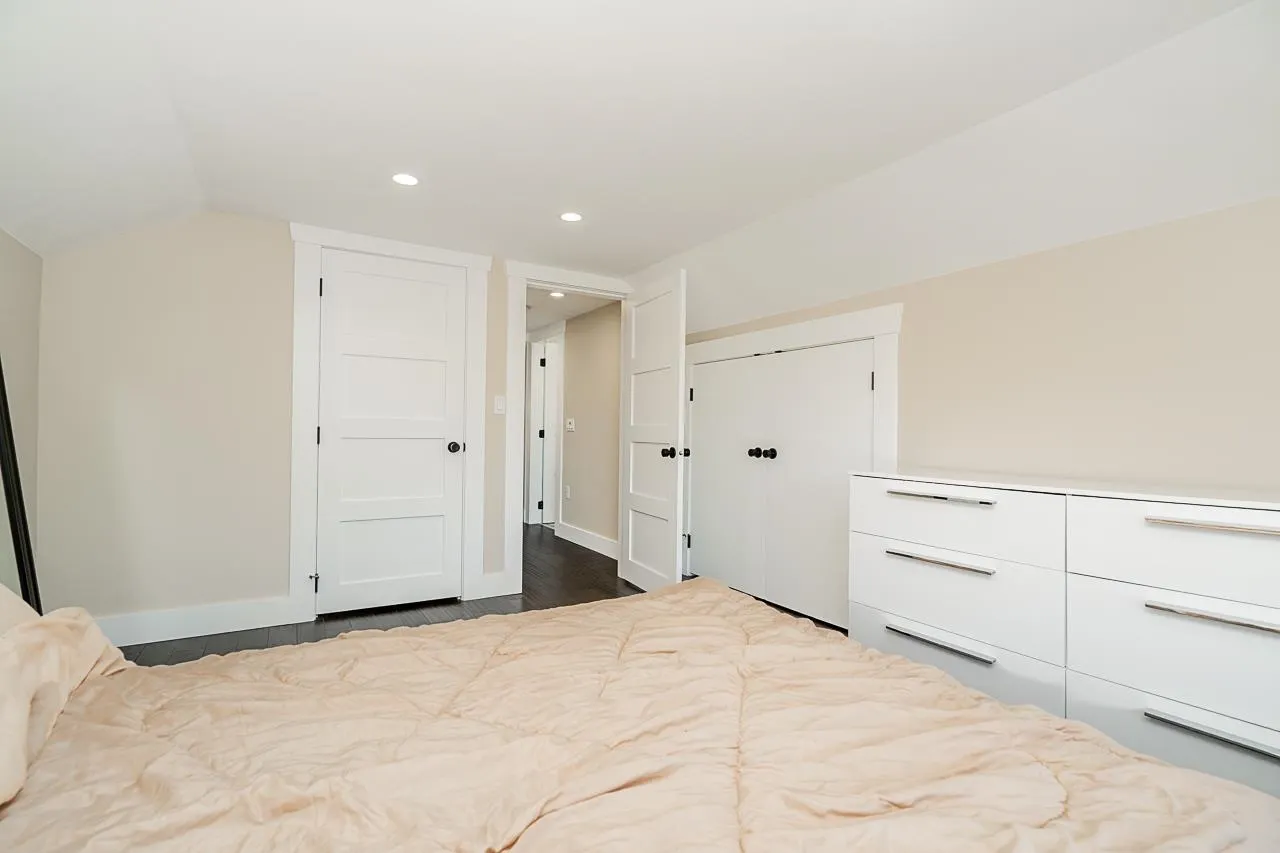 905 Edinburgh Street