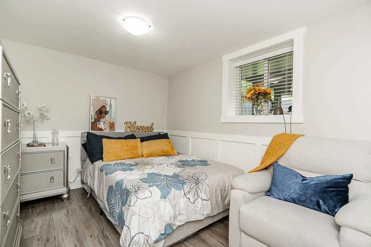 905 Edinburgh Street