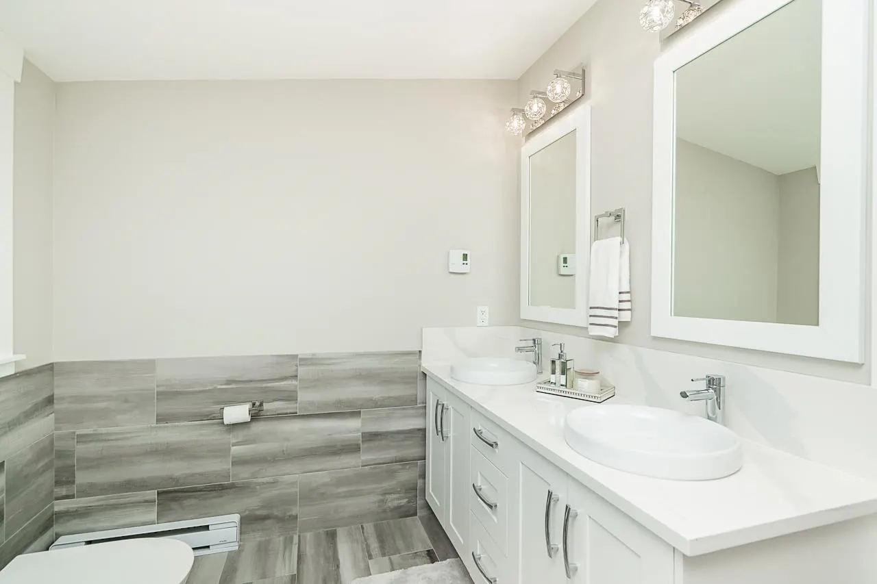 905 Edinburgh Street