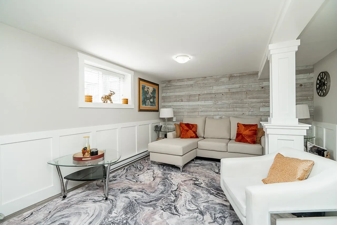 905 Edinburgh Street