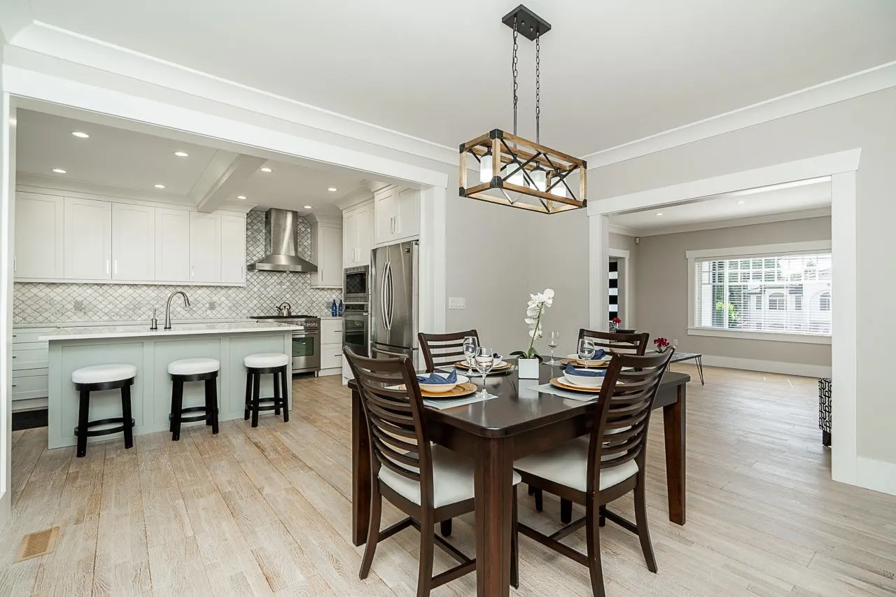 905 Edinburgh Street