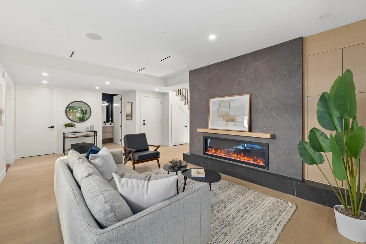 2430 W 49th Avenue